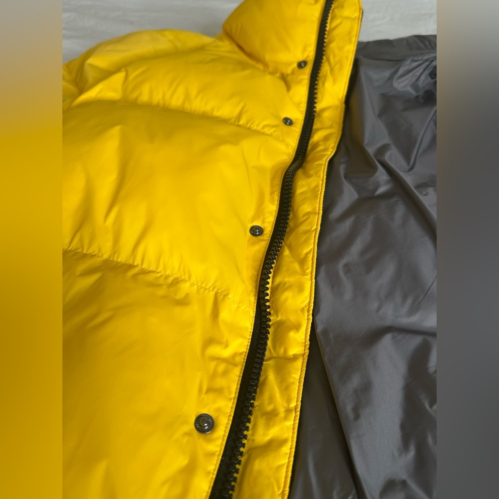 Express Yellow Down puffer jacket size Large - image 14